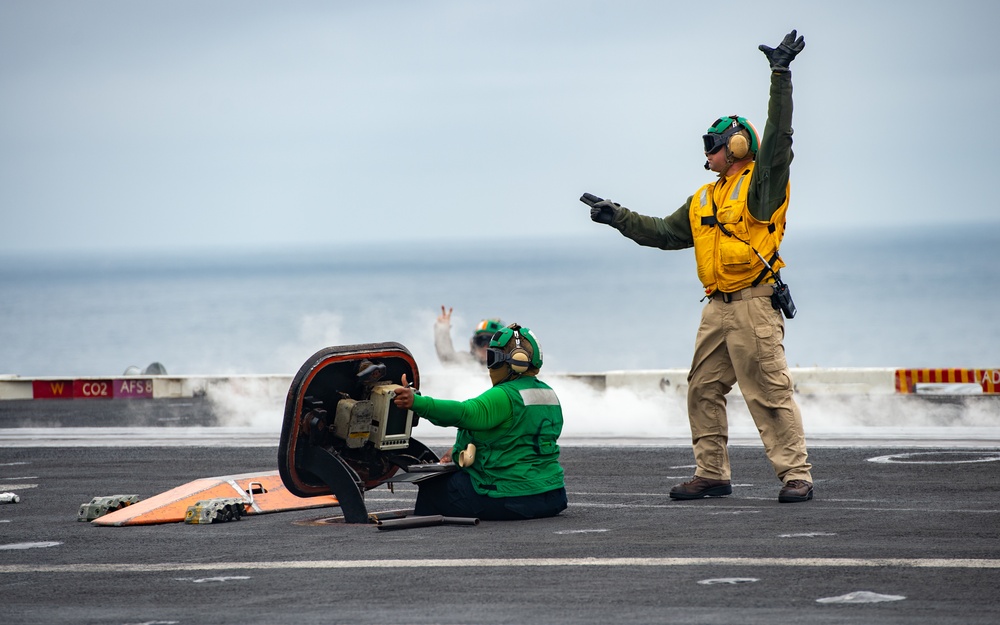 USS Carl Vinson (CVN 70) Conducts Flight Operations