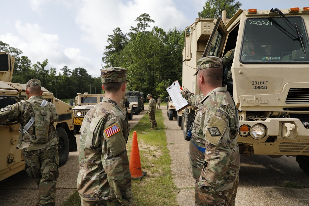 224th Maintenance Company performs final inspections on vehicles