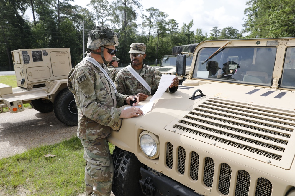 224th Maintenance Company performs final inspections on vehicles