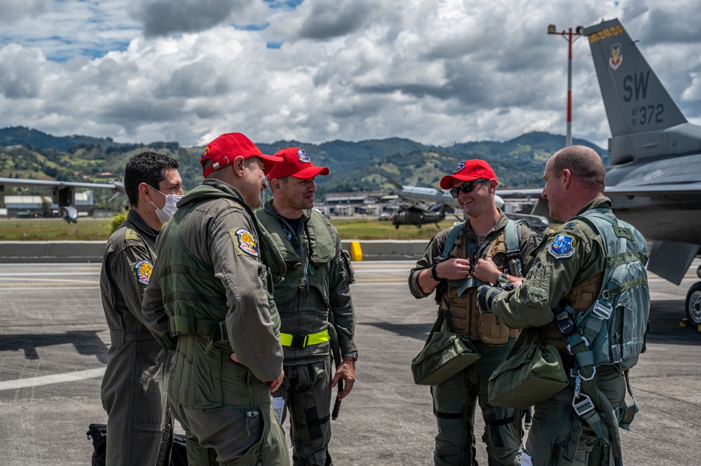 79th EFS and 474th EOSS begin Relampago VI