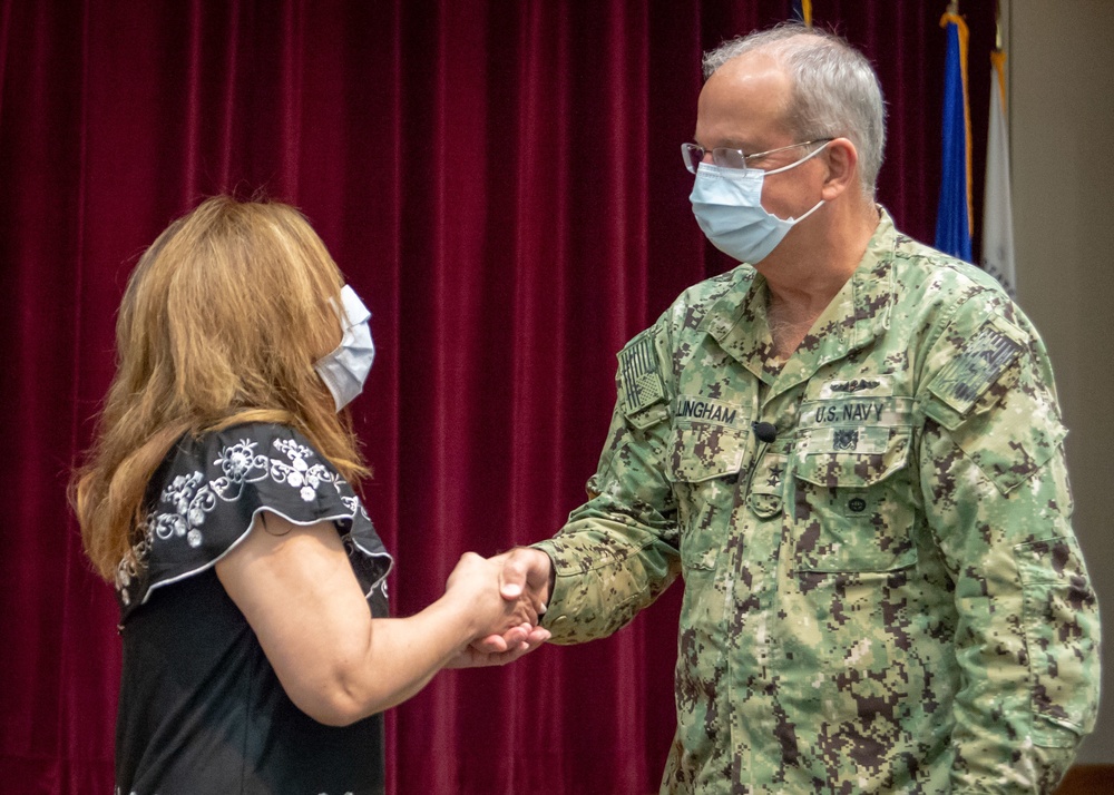 Navy Surgeon General Visits NMRTC San Diego