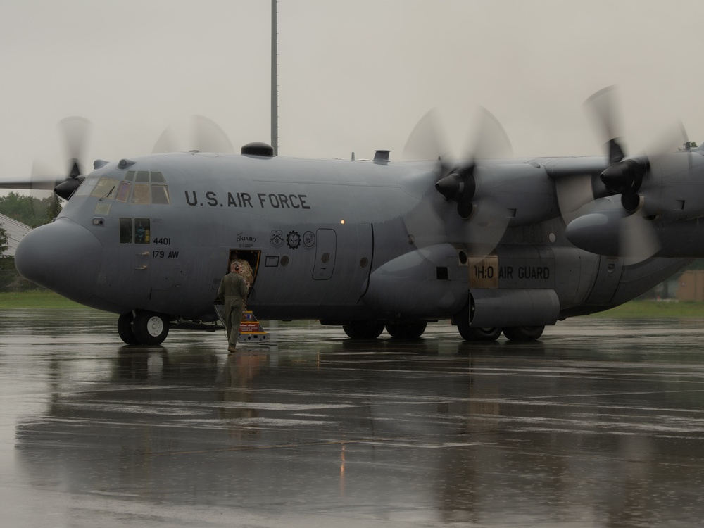 Airmen Depart for Red Flag