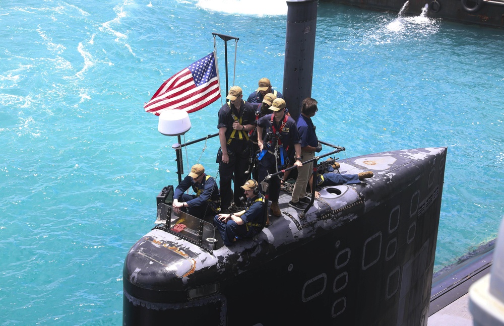 USS Springfield Departs USS Emory S. Land USS Springfield Departs USS Emory S. Land