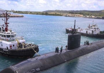 USS Springfield Departs USS Emory S. Land