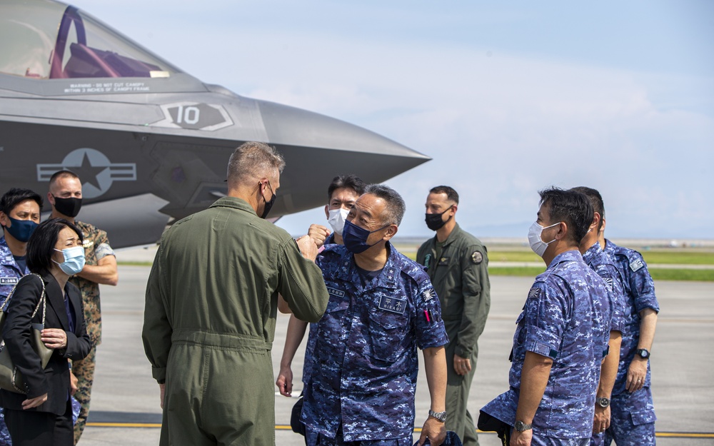 MCAS Iwakuni showcases a F-35B Lightning II static display for JMSDF leadership