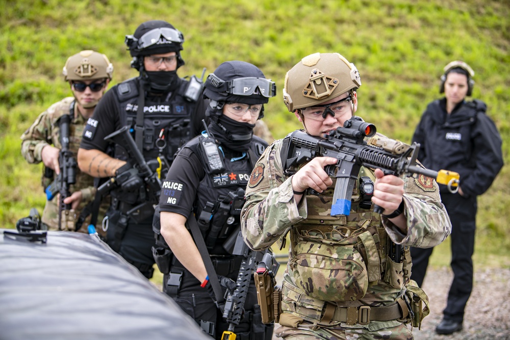422d SFS, MPD NHPD integrate for tri-agency active shooter response exercise