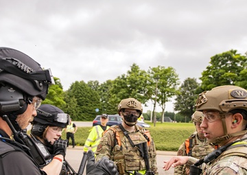 422d SFS, MPD NHPD integrate for tri-agency active shooter response exercise