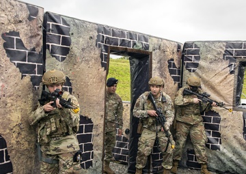 422d SFS, MPD NHPD integrate for tri-agency active shooter response exercise