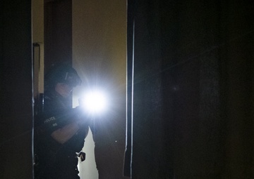 422d SFS, MPD NHPD integrate for tri-agency active shooter response exercise