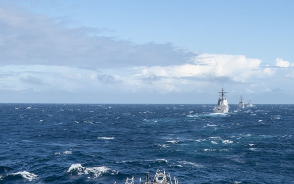 USS Rafael Peralta (DDG 115) sails in formation with Royal Australian Navy HMAS Brisbane (DDG 41), Republic of Korea Navy Chungmugong ROKS Wang Geon (DDG 978) and Japan Maritime Self Defense Force JS Makinami (DD 112)