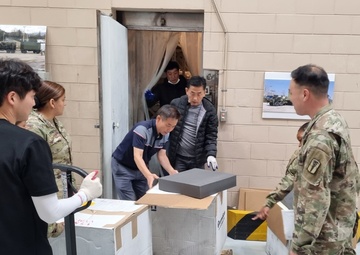 Quick-thinking medical logistics team saves sensitive supplies in Korea