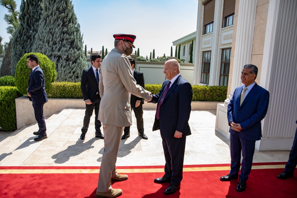 Brigadier General Richard Bell meets with President Barzani to discuss continuous efforts to defeat Isis.