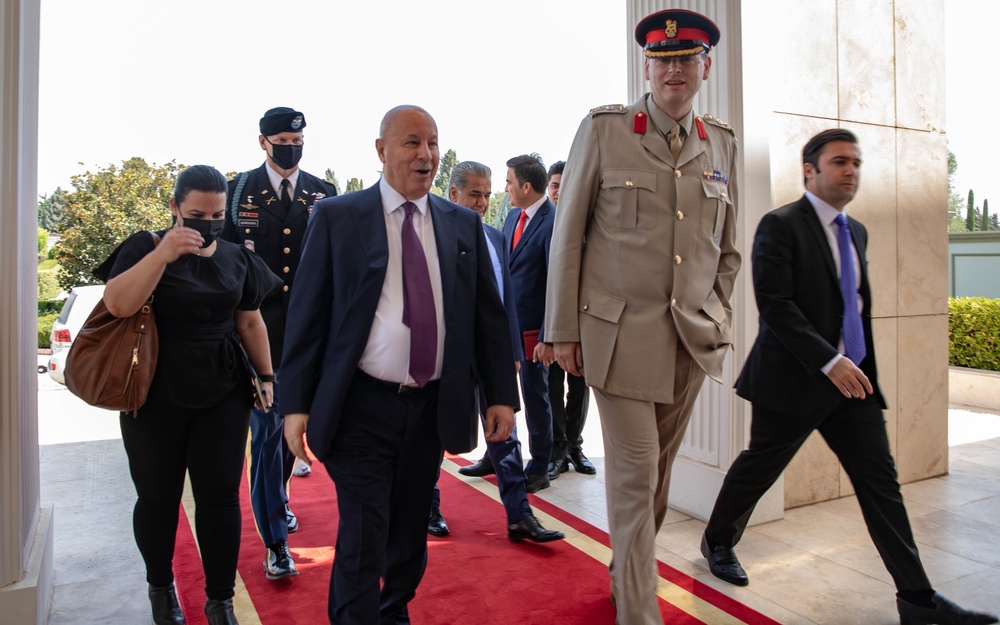 Brigadier General Richard Bell meets with President Barzani to discuss continuous efforts to defeat Isis.