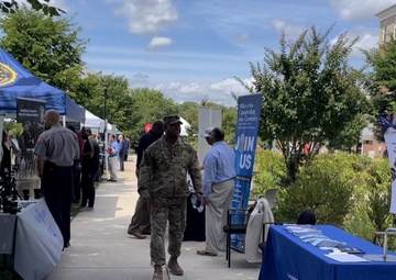 Fort Belvoir SRU Career Fair Draws More Than 30 Employers