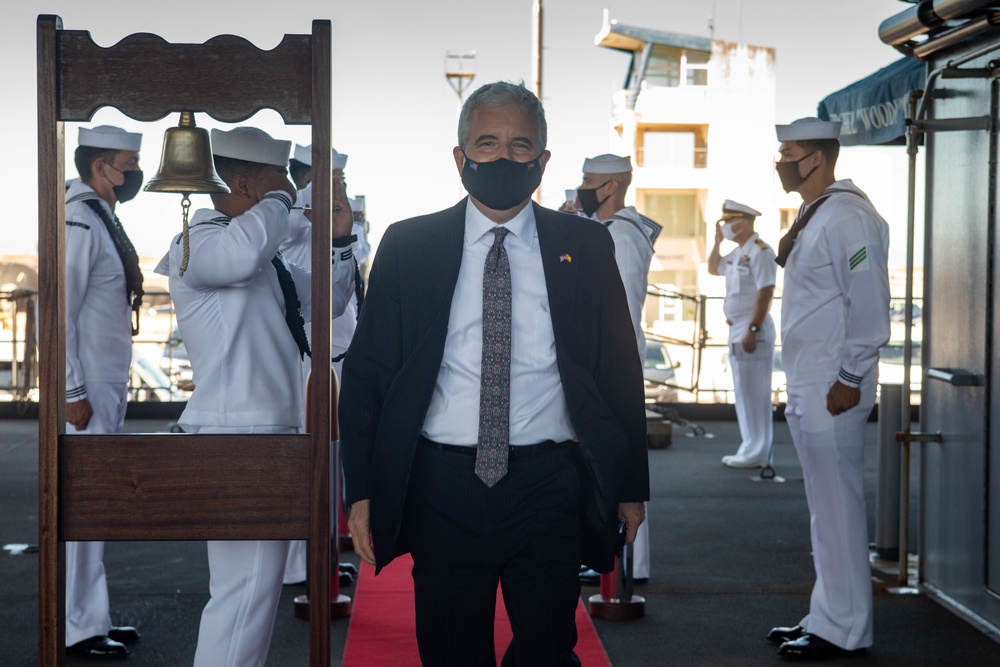 Spanish Minister of Defense Visits Rota