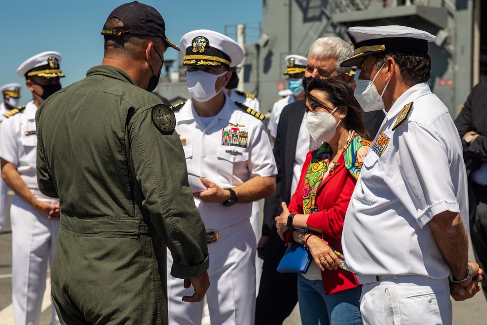 Spanish Minister of Defense Visits Rota