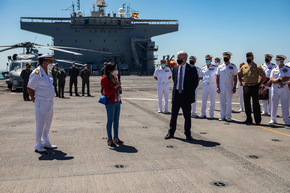 Spanish Minister of Defense Visits Rota