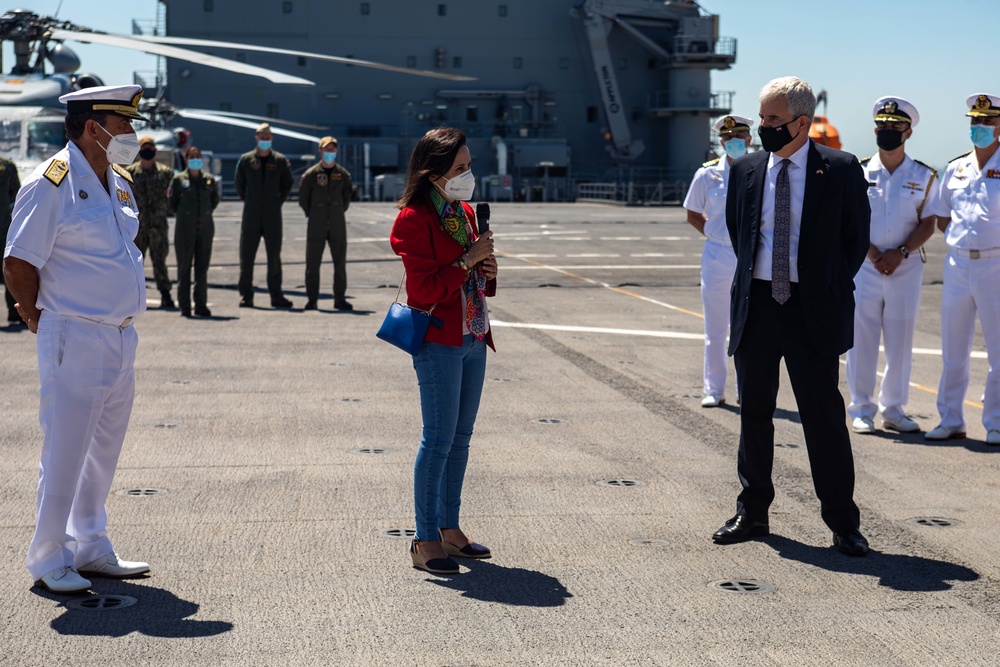 Spanish Minister of Defense Visits Rota