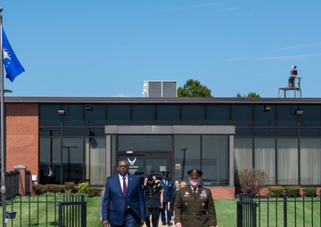 Secretary Austin, Milley greet Miller upon return