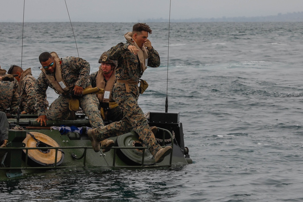 Hitting the Surf | 1st Bn., 5th Marines Conduct AAV Training