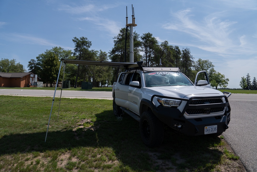 GIDE 3/ADE 5:Cell On Light Truck