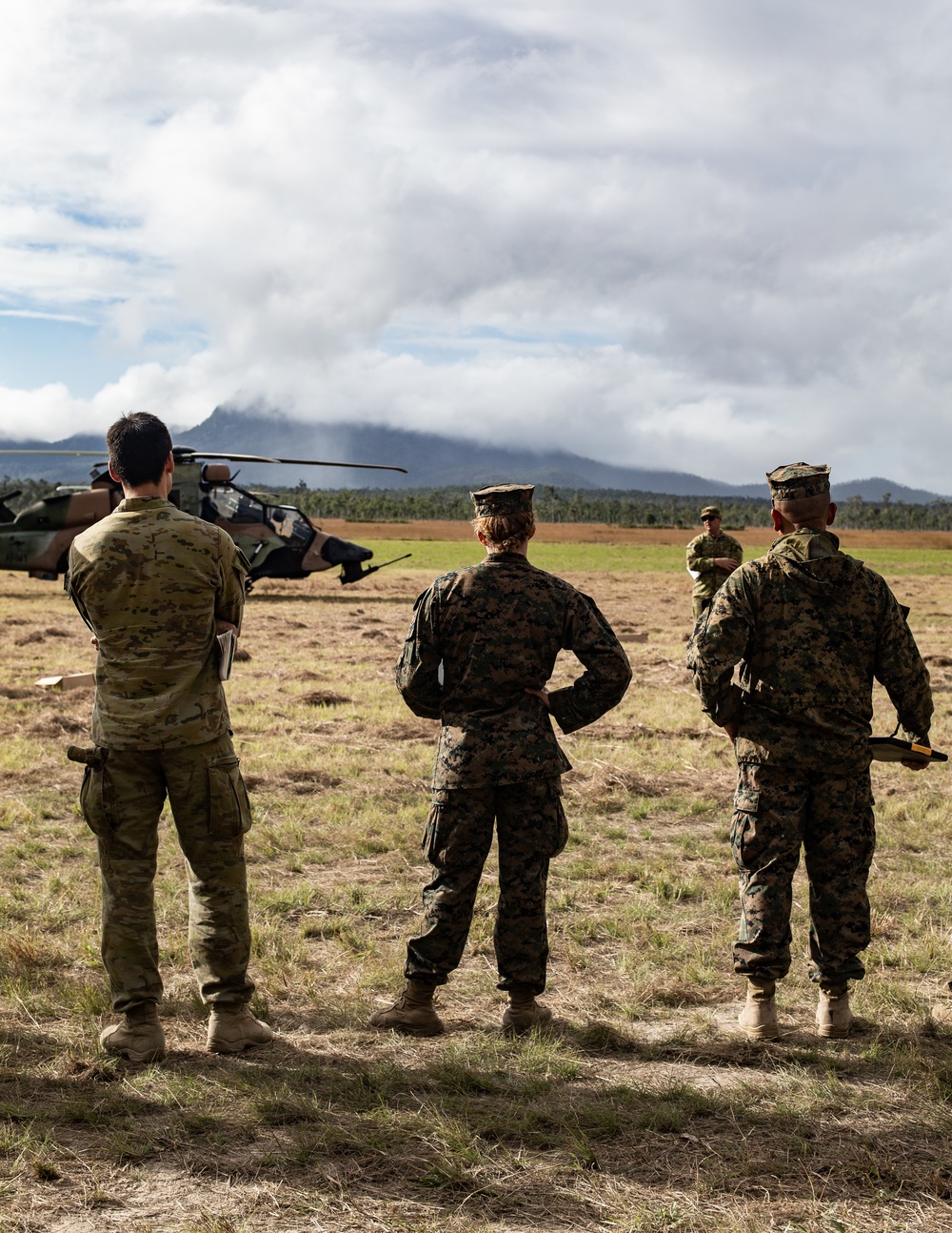 Marines with 31st MEU meet Australians for ROC Walk