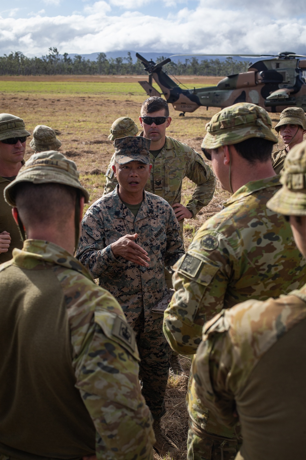 Marines with 31st MEU meet Australians for ROC Walk