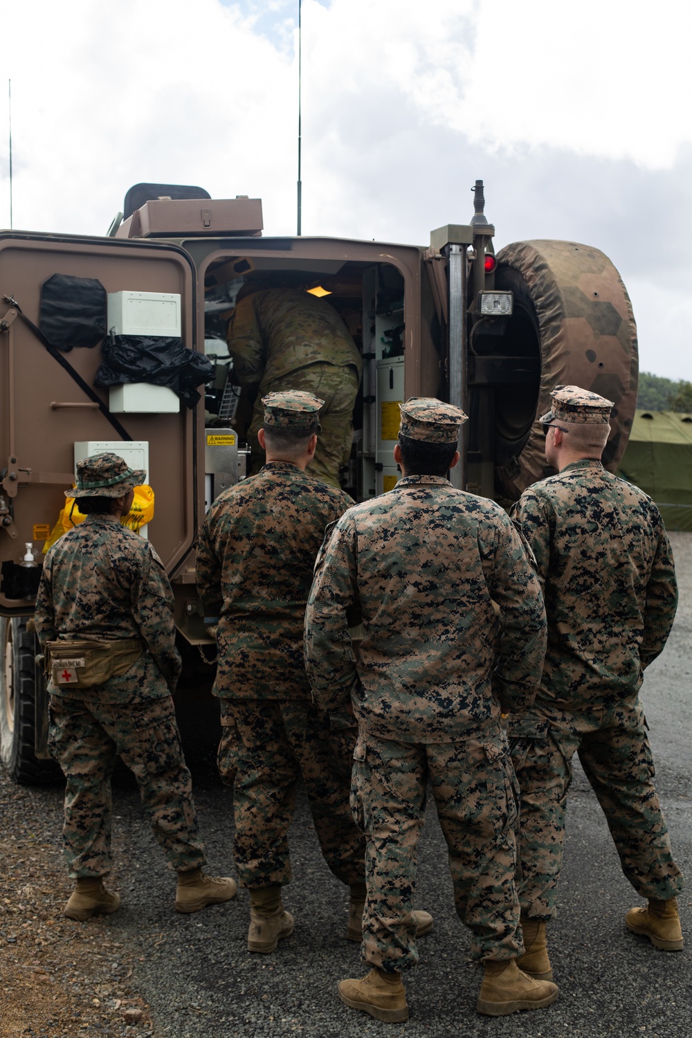 Corpsmen learn about Australian PMVA