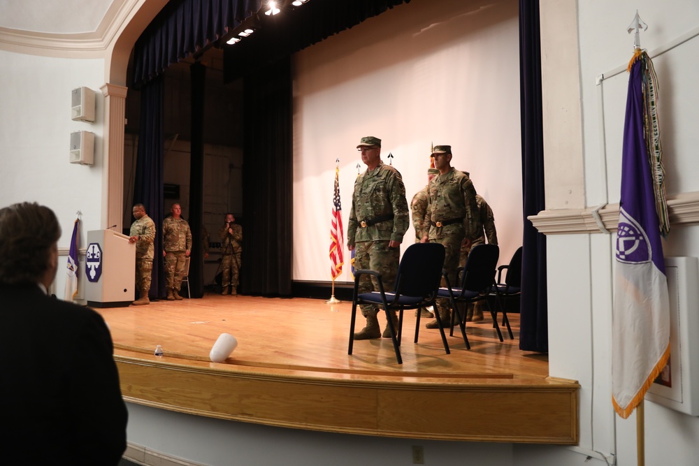 USACAPOC(A) Commanding General attends 352 CACOM Relinquishment of Command Ceremony