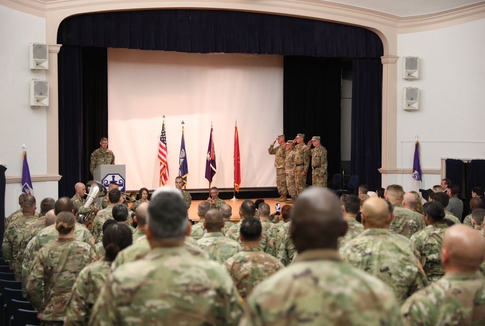 USACAPOC(A) Commanding General attends 352 CACOM Relinquishment of Command Ceremony