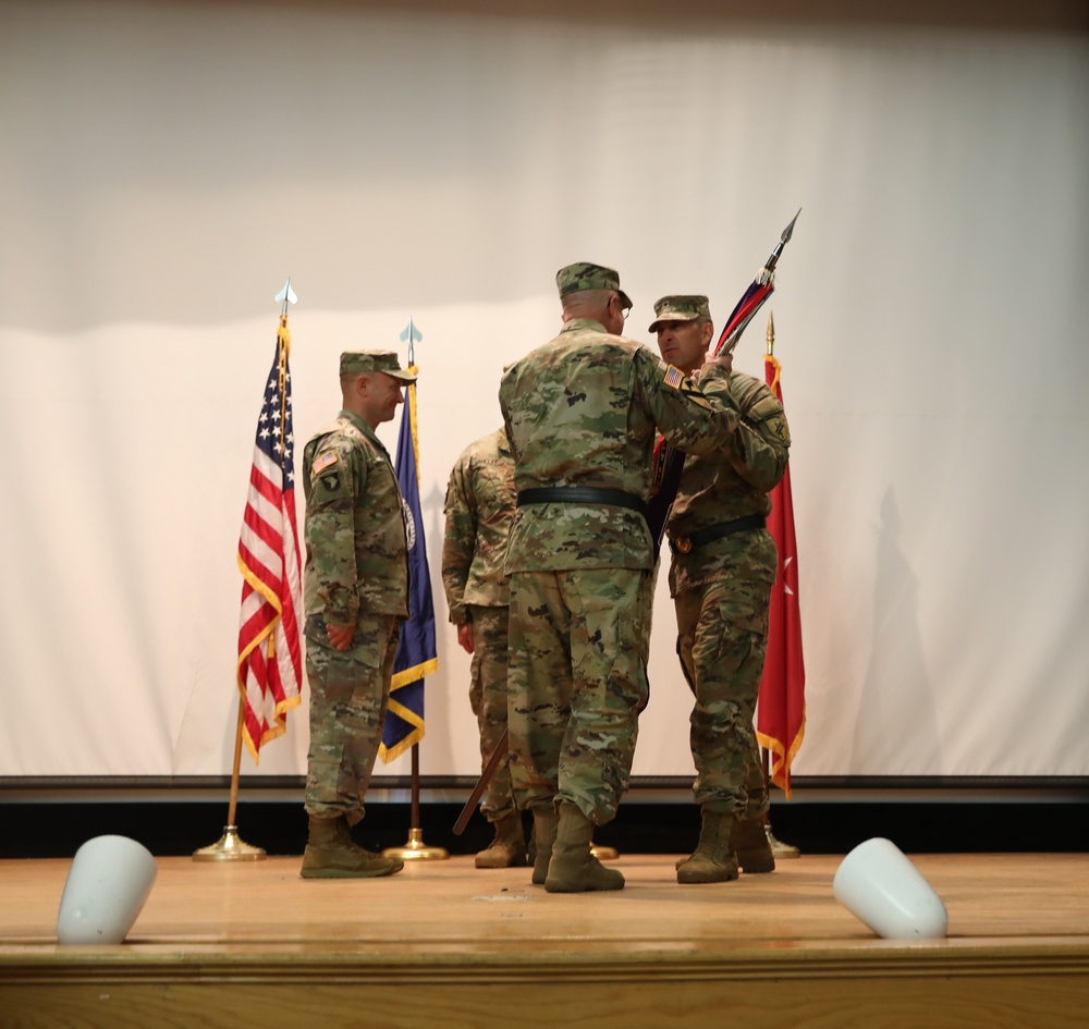 USACAPOC(A) Commanding General attends 352 CACOM Relinquishment of Command Ceremony