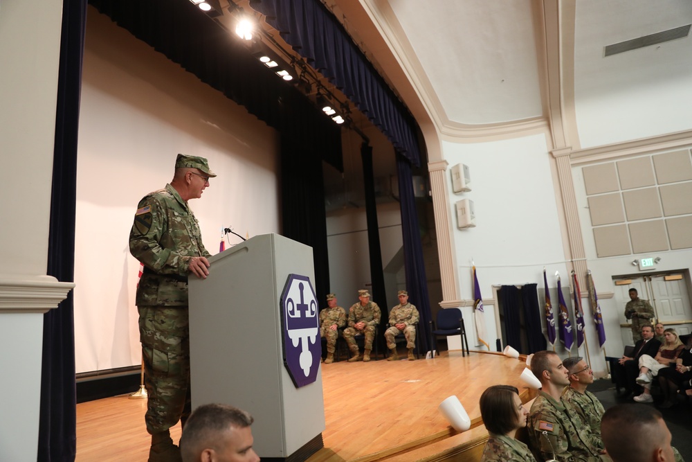 USACAPOC(A) Commanding General attends 352 CACOM Relinquishment of Command Ceremony