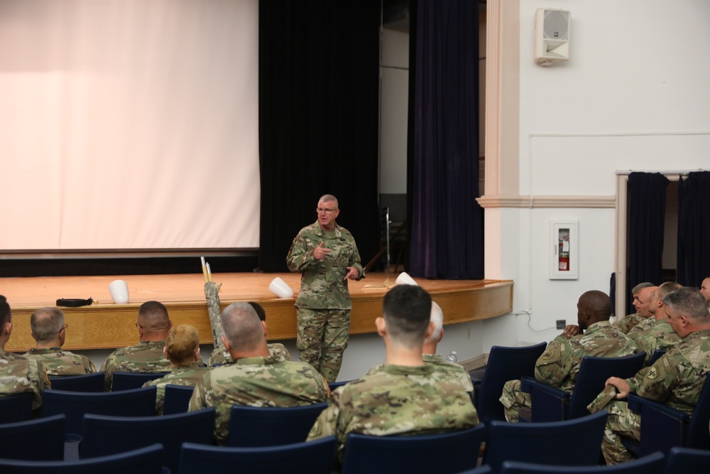 USACAPOC(A) Commanding General attends 352 CACOM Relinquishment of Command Ceremony