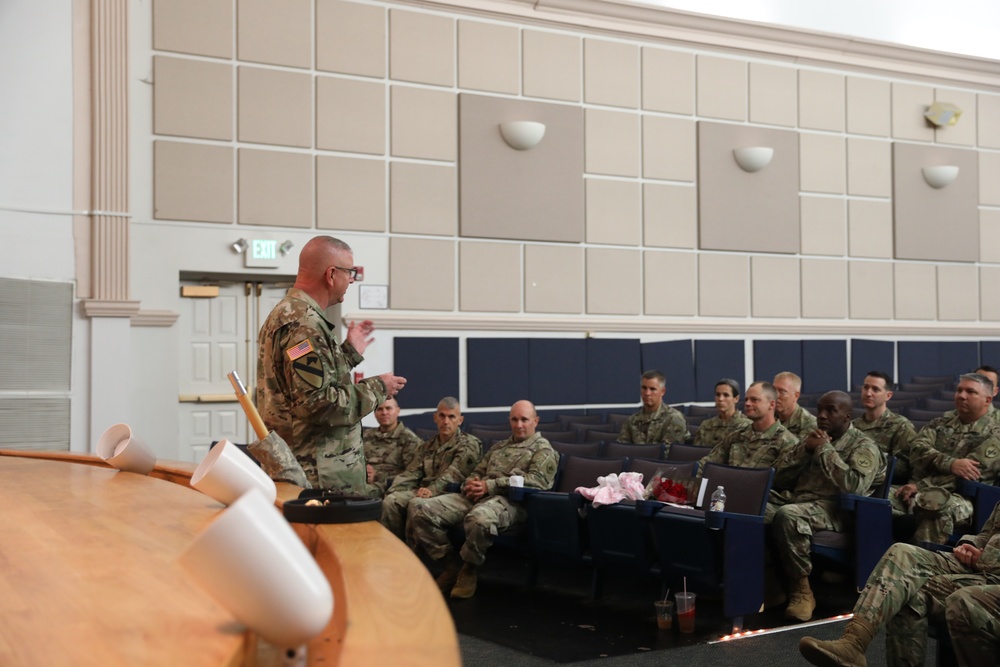 USACAPOC(A) Commanding General attends 352 CACOM Relinquishment of Command Ceremony