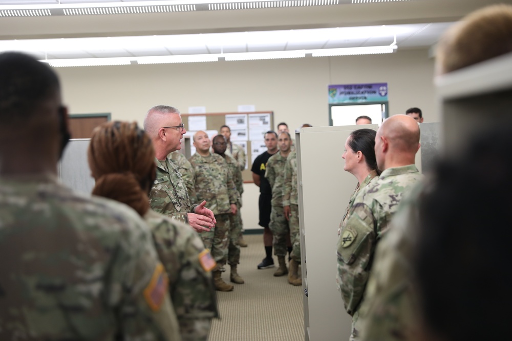 USACAPOC(A) Commanding General attends 352 CACOM Relinquishment of Command Ceremony