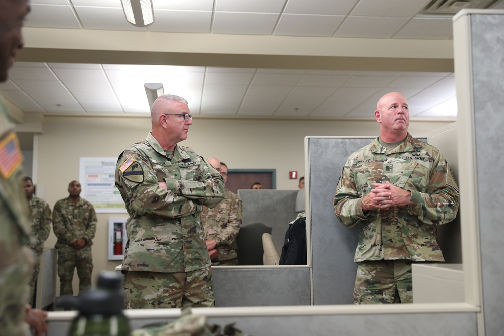 USACAPOC(A) Commanding General attends 352 CACOM Relinquishment of Command Ceremony