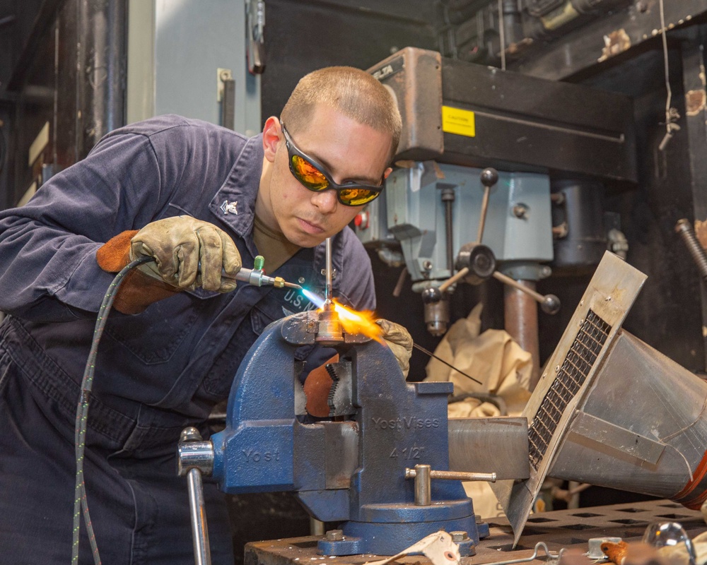 USS Ronald Reagan (CVN 76) Pipe Shop