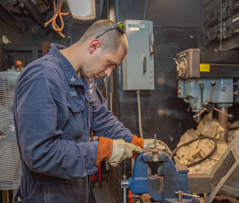 USS Ronald Reagan (CVN 76) Pipe Shop