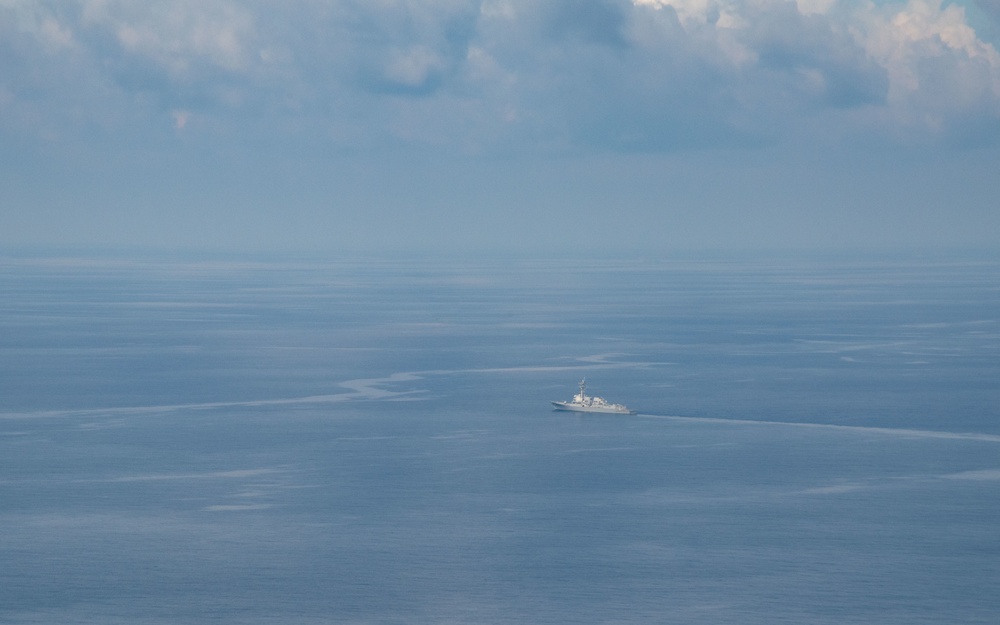 USS Kidd transits South China Sea