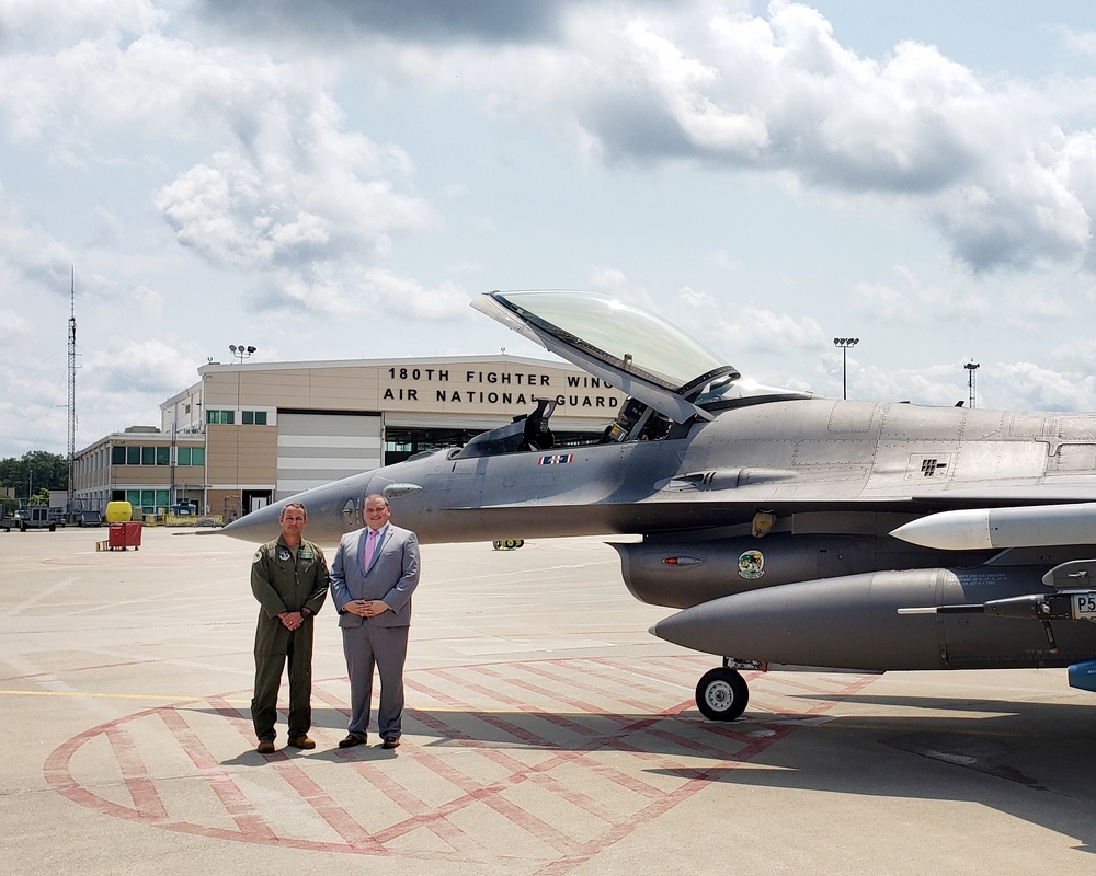 City of Toledo Mayor Visits the 180FW