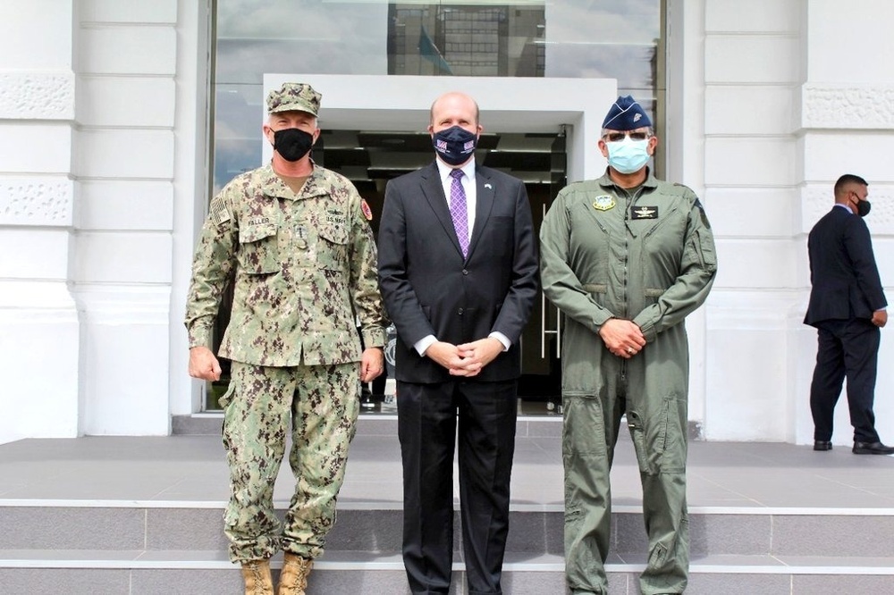 SOUTHCOM Commander Visits Guatemala, Meets with President, Military Leaders