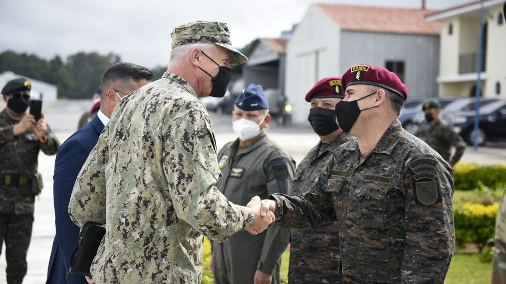 SOUTHCOM Commander Visits Guatemala, Meets with President, Military Leaders