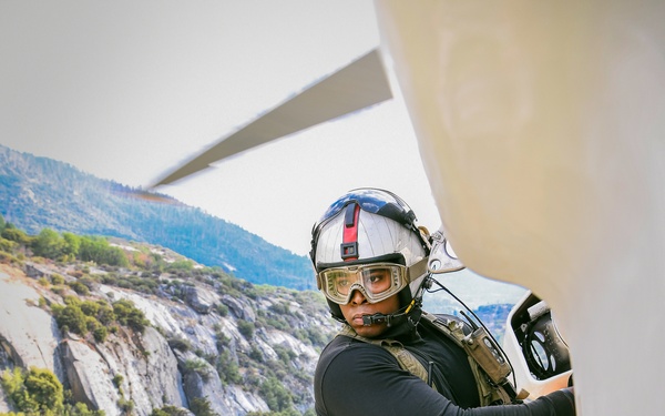 “Wranglers” of Naval Air Station Lemoore Search and Rescue Conduct Training