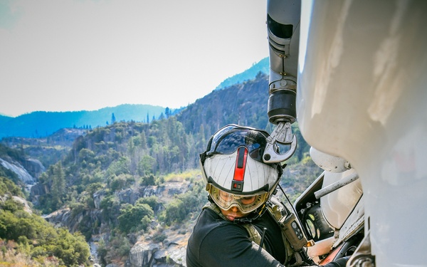 “Wranglers” of Naval Air Station Lemoore Search and Rescue Conduct Training