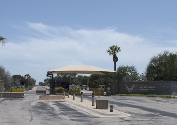 Laughlin Switches Main Gate