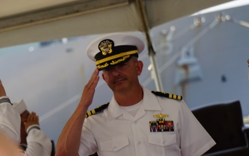 USS RAMAGE HOLDS CHANGE OF COMMAND CEREMONY