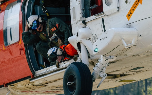 &quot;Wranglers&quot; of Naval Air Station Lemoore Search and Rescue Training
