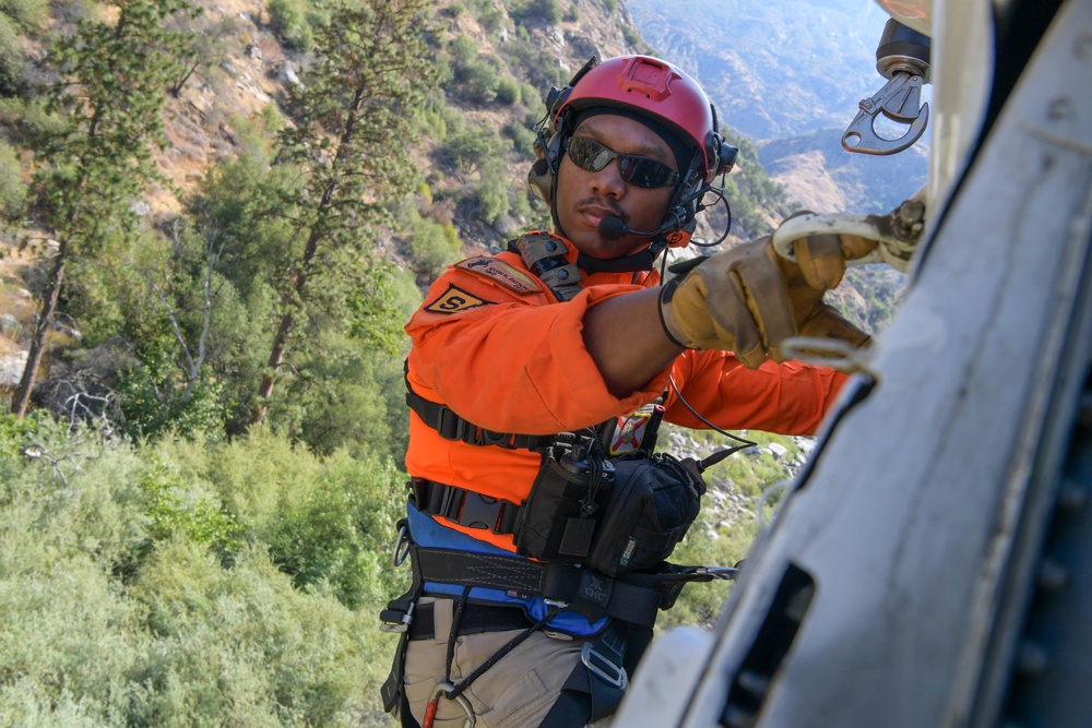 &quot;Wranglers&quot; of Naval Air Station Lemoore Search and Rescue Training