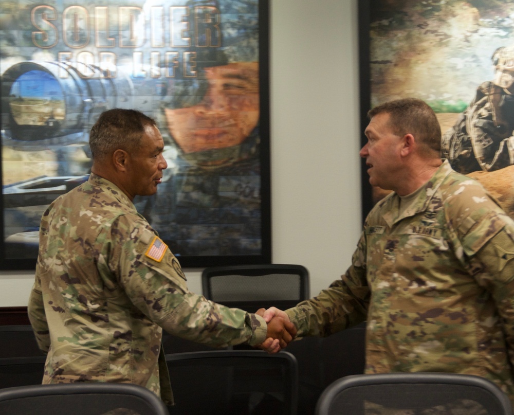 General Garrett visits Fort Hood
