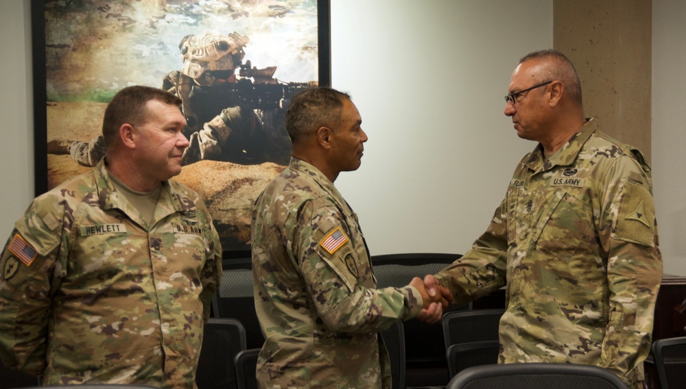 General Garrett visits Fort Hood